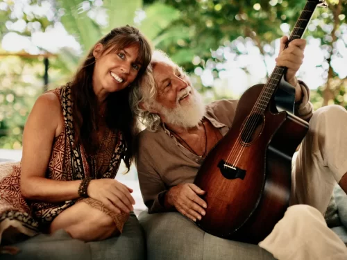 Deva Premal & Miten em Florianópolis: ícones da música New Age prometem noite inesquecível na capital catarinense