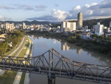 Blumenau ultrapassa marca de 5 mil novos empregos em 2025 e fortalece a economia