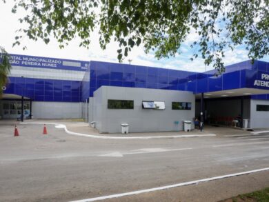 Bebê de 1 ano e 7 meses baleada na cabeça recebe alta