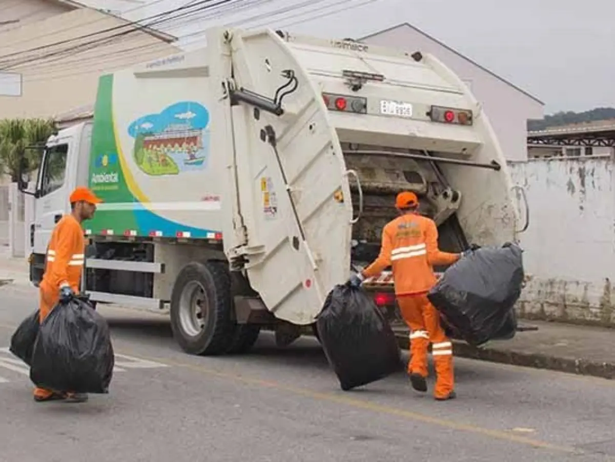 São José ajusta o horário da coleta de lixo nas vésperas do Natal e do Ano-Novo