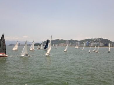 Soamar promove 52ª Regata Marinha do Brasil e encerra temporada em Santos