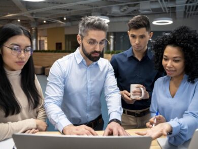 IA nas empresas: liderança e capacitação determinam sucesso