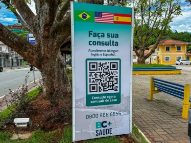 Totens do BC + Saúde orientam moradores e turistas sobre a telemedicina