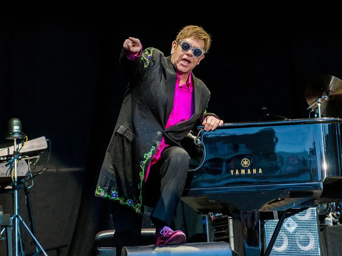 Sir El Tom apresenta tributo a Elton John em Florianópolis no fim de janeiro