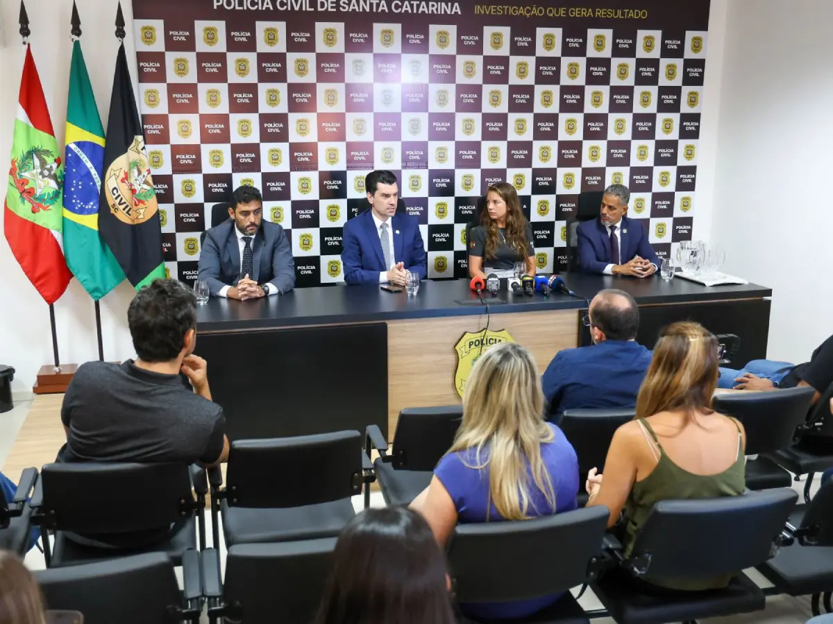 Polícia Civil indicia três pessoas por coação em investigação do caso do cão Orelha