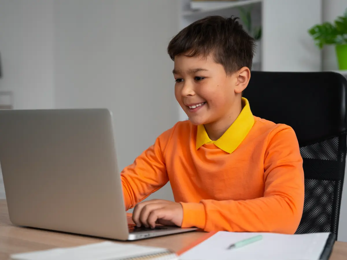 Educação digital nas escolas levanta debate sobre preparo do sistema educacional