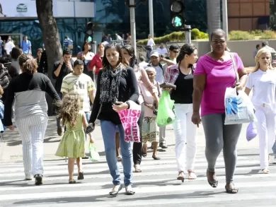 Desemprego cai para 5,1% em dezembro e atinge menor nível histórico