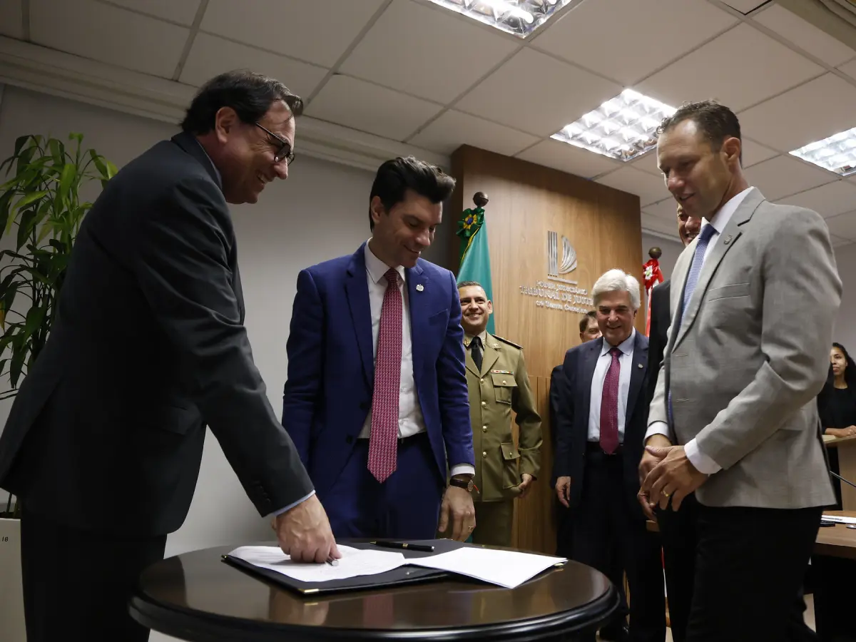 Detran/SC participa de acordo para padroinizar destinação de veículos apreendidos