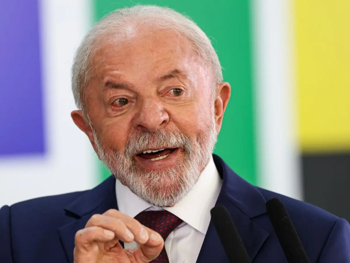 Lula anuncia isenção de visto a cidadãos chineses e reforça relação bilateral