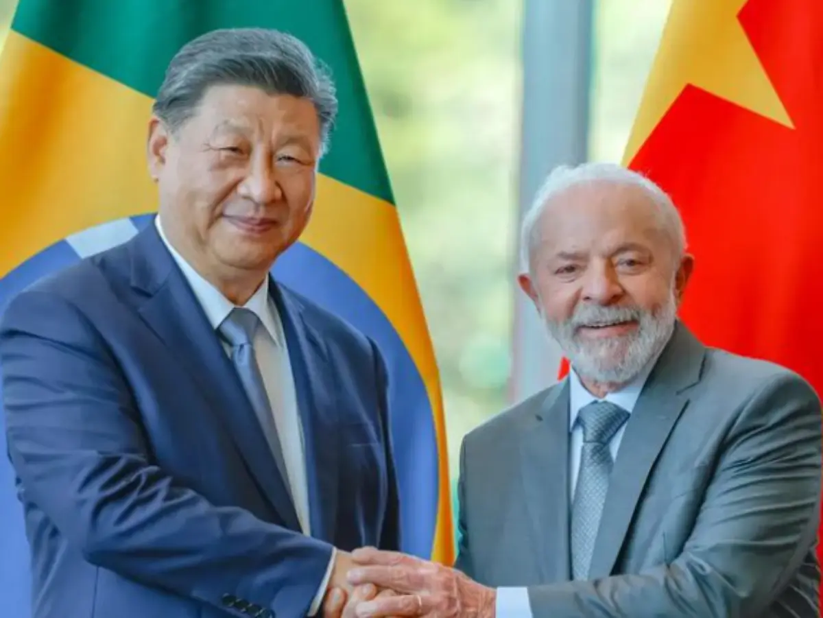 Lula e Xi Jinping defendem a ONU como caminho para a paz em ligação