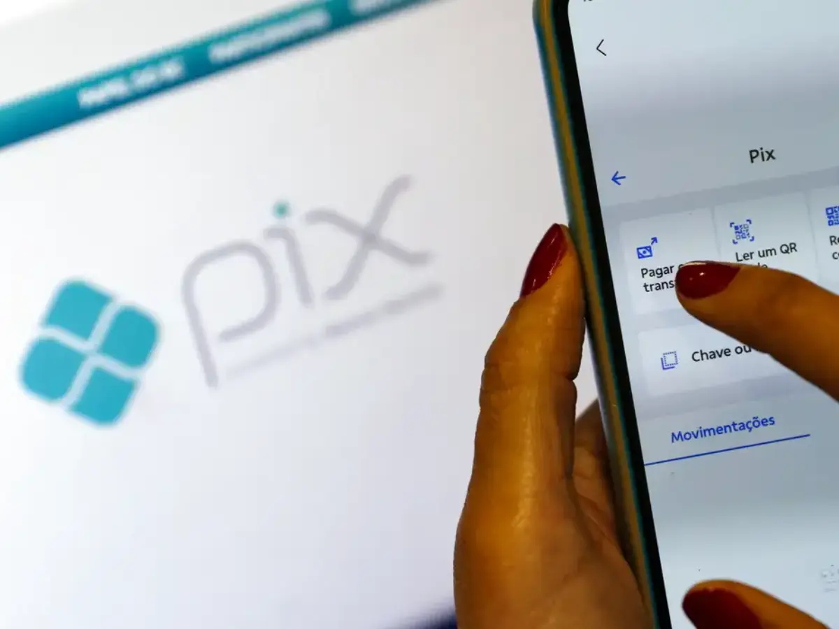 Receita Federal nega taxação do Pix e faz novo alerta contra golpes