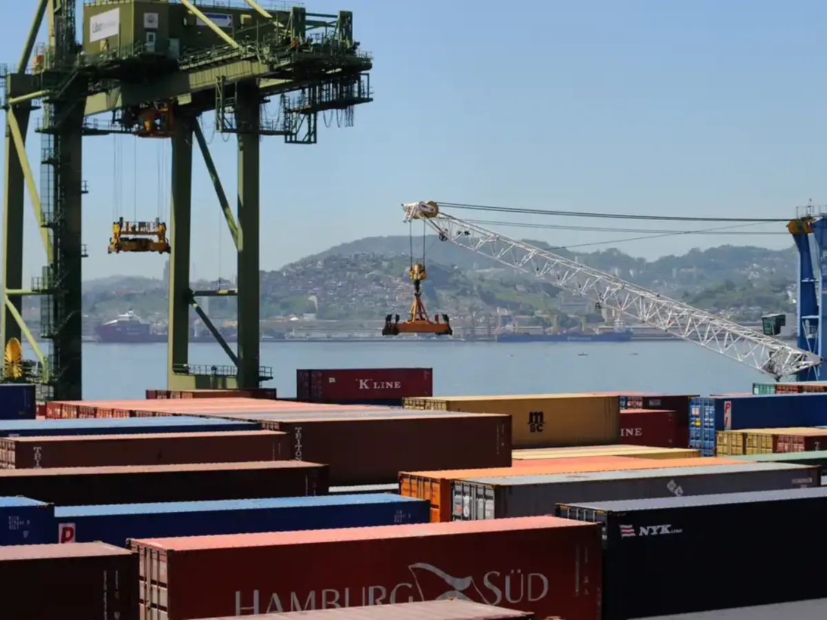 Governo prevê superávit comercial entre US$ 70 e US$ 90 bilhões em 2026