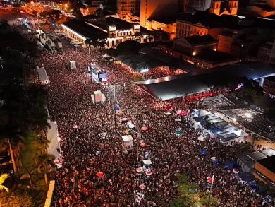 Carnaval em Florianópolis reúne 1,6 milhão de pessoas e movimenta R$ 372 milhões na economia local