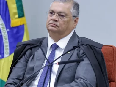STF suspende pagamento de penduricalhos acima do teto constitucional