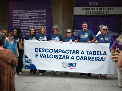 Sinte/SC cobra reajuste do Piso Nacional na carreira do magistério