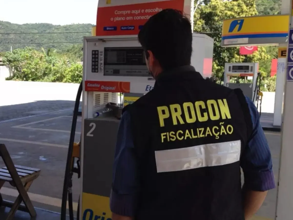 Procon cobra redução do preço da gasolina em Florianópolis