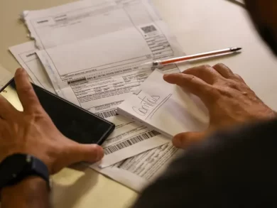 Trabalhadores começam a receber salário mínimo de R$ 1.621 nesta segunda