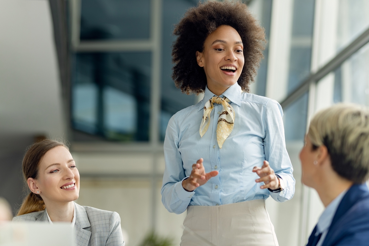 Mulheres ampliam espaço e avançam na governança das empresas