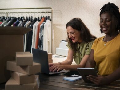 Stoqui democratiza o e-commerce para pequenos negócios
