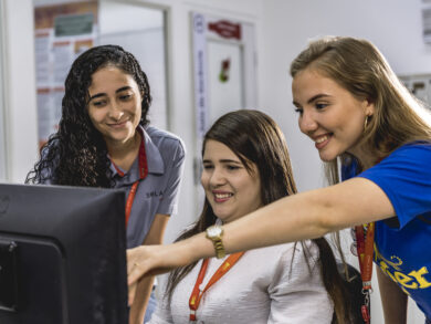 Empresas investem na retenção de mulheres