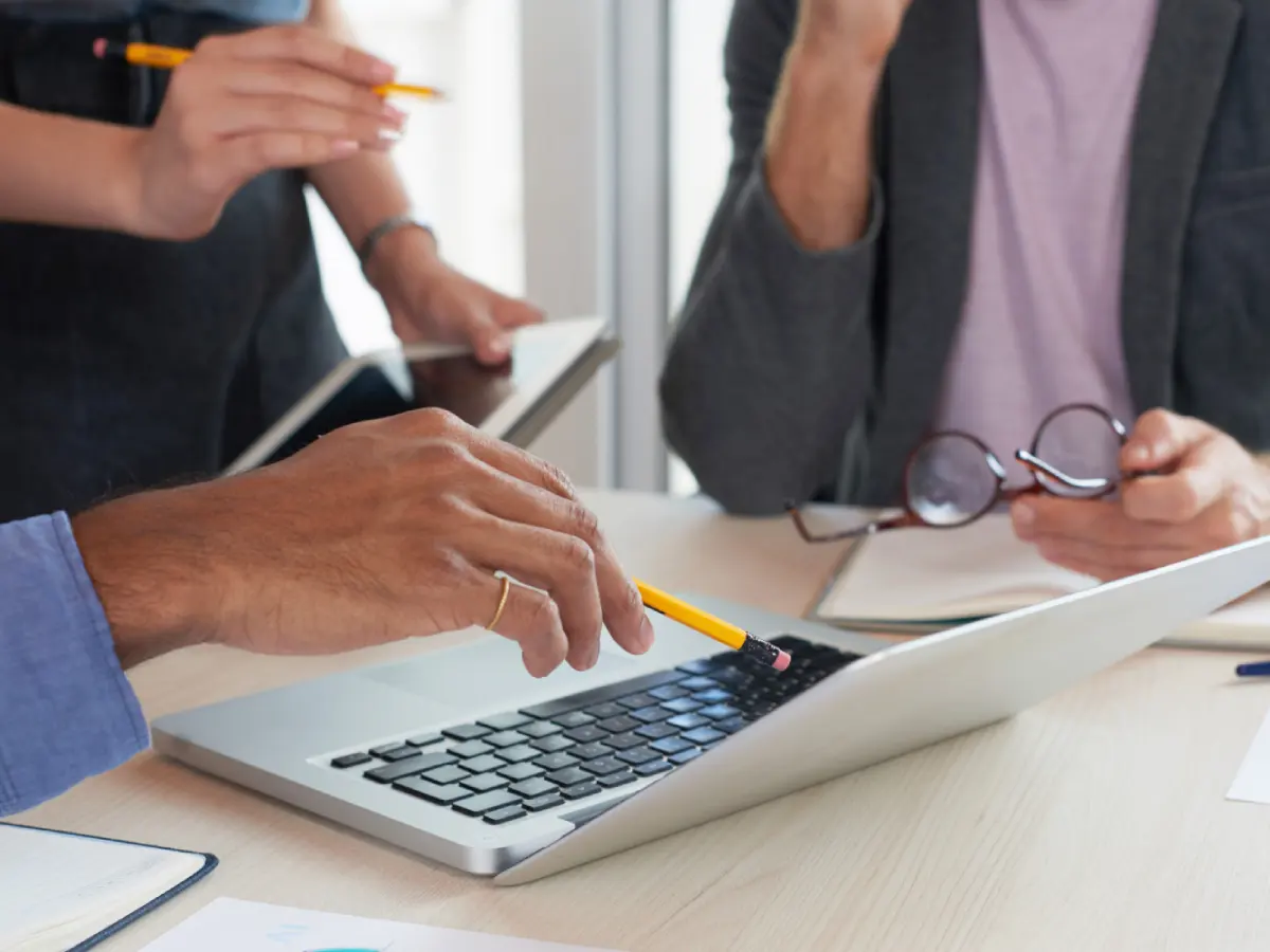 na sua empresa consultoria computador close empreendedor empreendedorismo