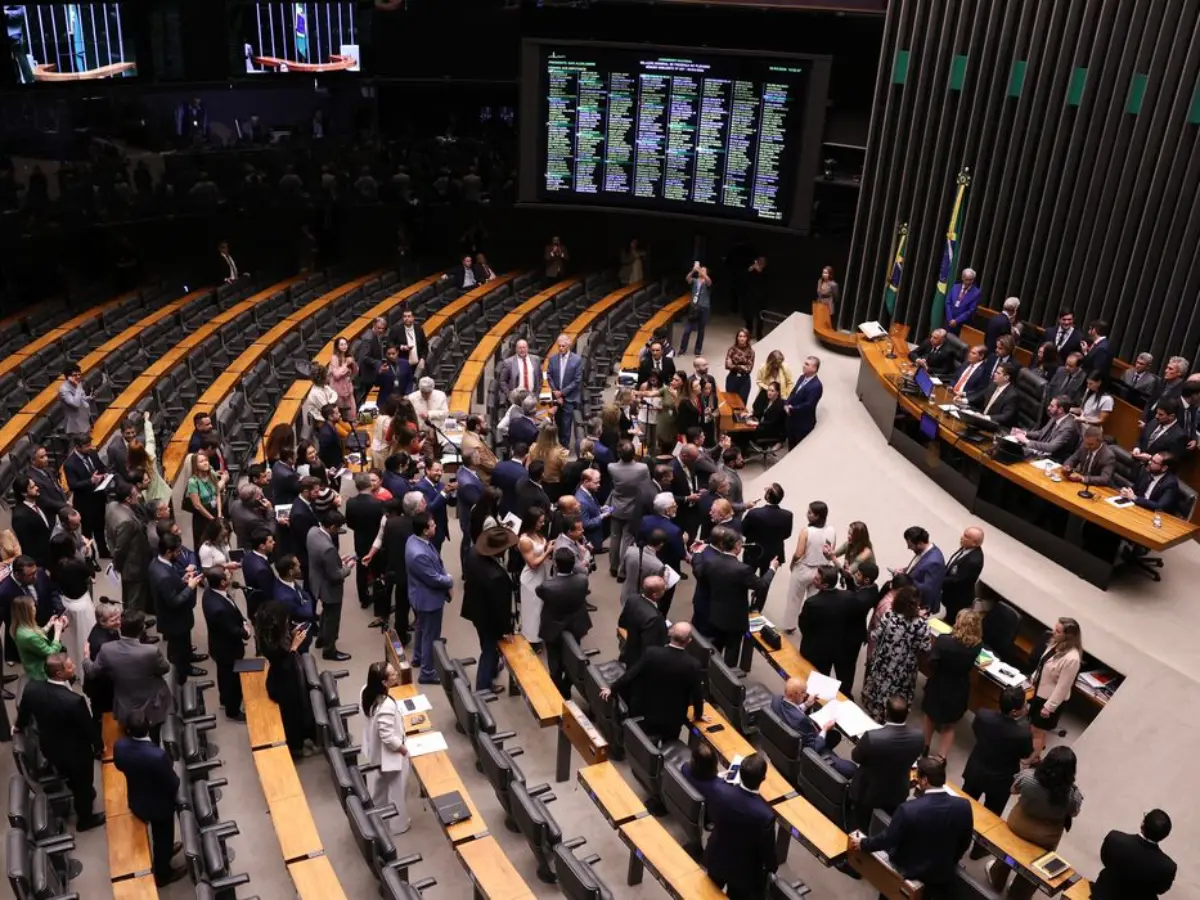 Congresso derruba veto de Lula e mantém PL da Dosimetria