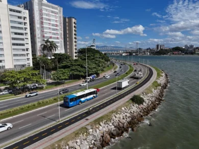 Beira-Mar Norte tem ciclovia revitalizada e melhora segurança