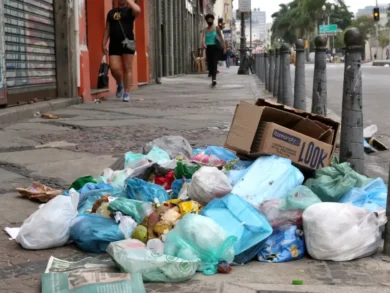 Multa para quem descartar lixo em vias públicas