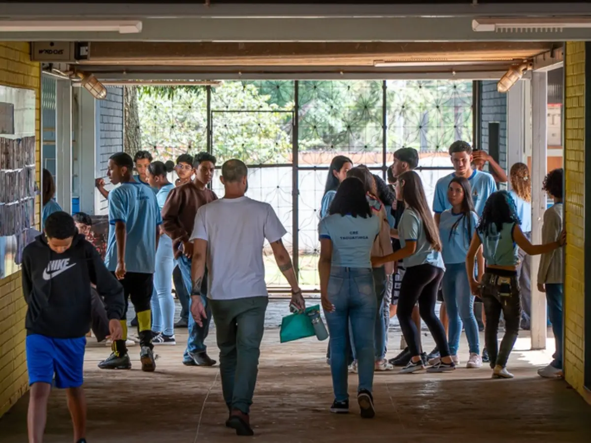 Pé-de-Meia diminui abandono no ensino médio em SC
