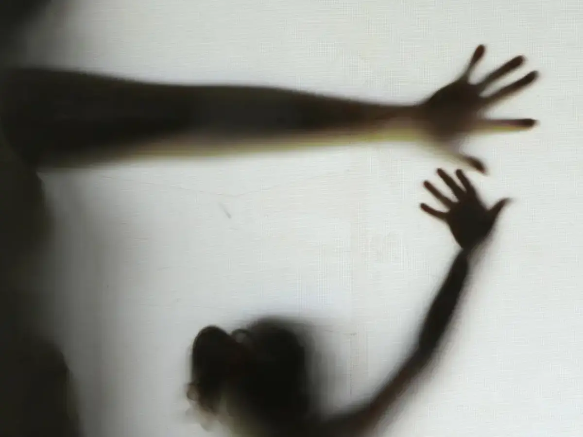 Violência sexual contra meninas registra média de 64 vítimas por dia no Brasil