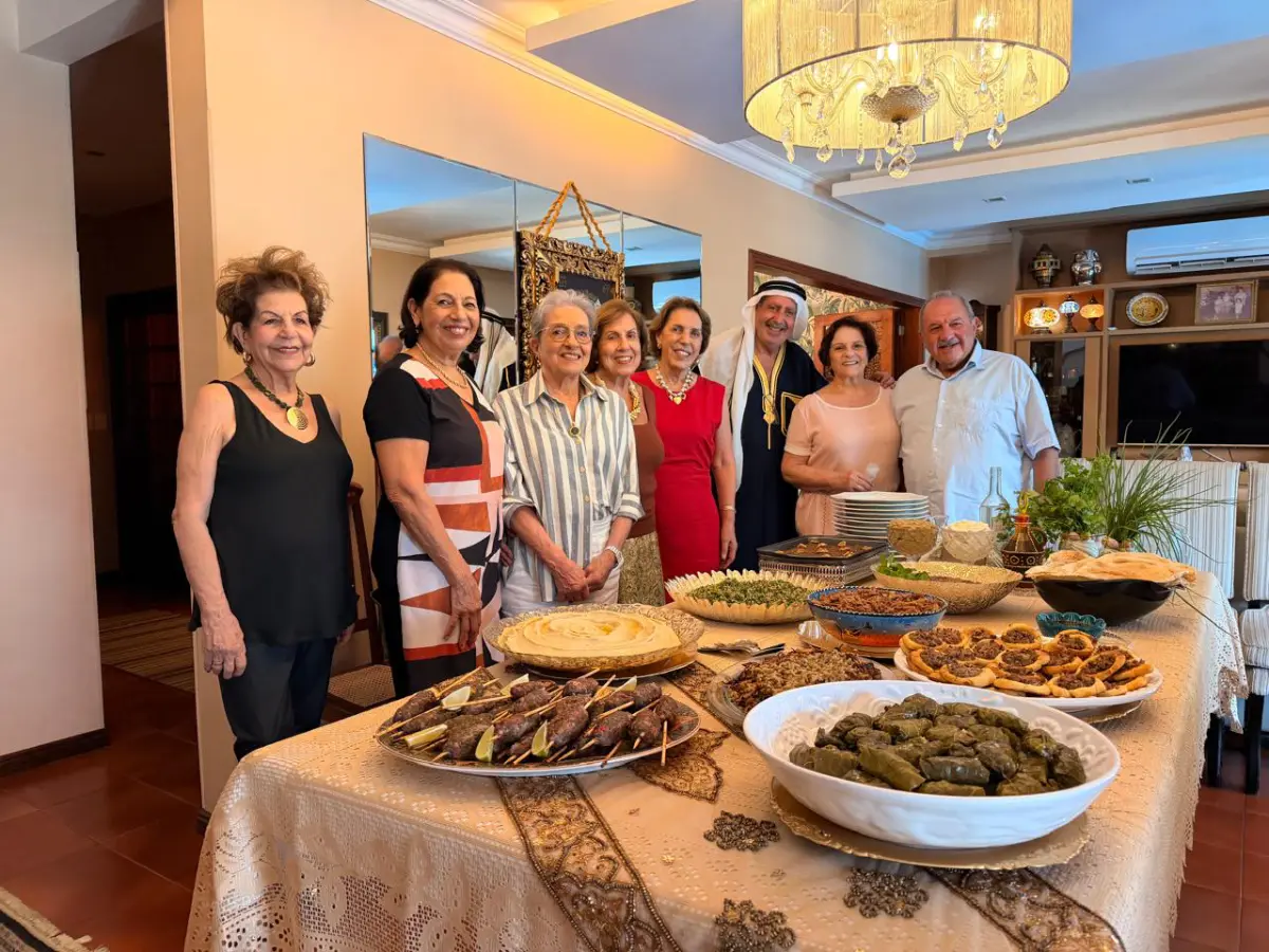 Livro gratuito resgata receitas e memórias da culinária sírio-libanesa em Florianópolis
