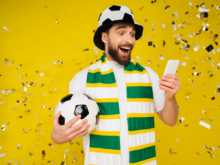 Cartão de TODOS facilita troca de figurinhas da Copa via app