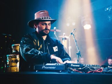 Show do DJ Fábio Lopes encerra a Festa do Peão de Americana