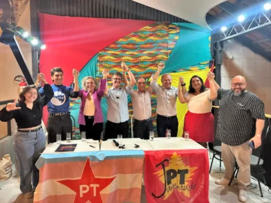 Ato de filiação de Vitor Xuxa ao PT leva Gelson Merisio ao Centro Leste