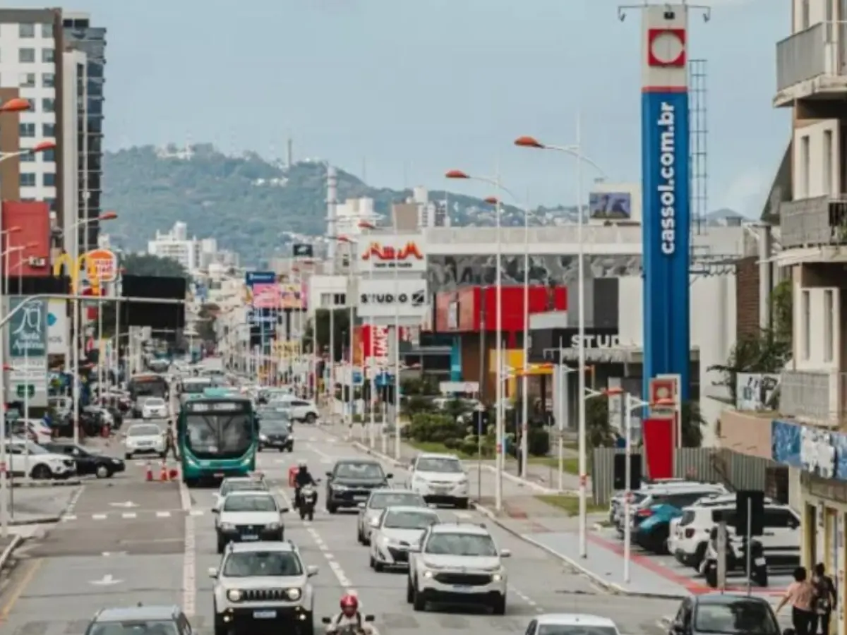 Avenida Presidente Kennedy terá faixa exclusiva para ônibus em horário de pico em São José