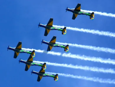Esquadrilha da Fumaça em Florianópolis terá show gratuito na Beira-mar Continental neste domingo