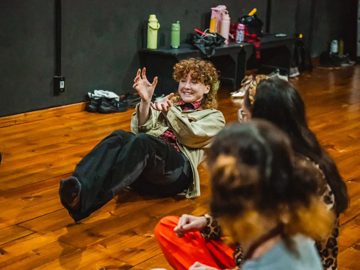 Oficinas de teatro para adultos autistas ampliam espaços de inclusão cultural em Florianópolis