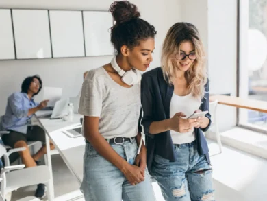 Quase 40% dos jovens empreendedores já sustentam suas famílias, aponta levantamento