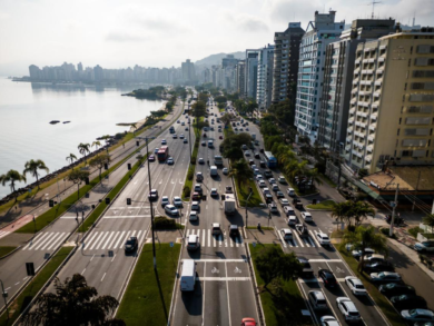Regulamentação do transporte por aplicativos avança em Florianópolis
