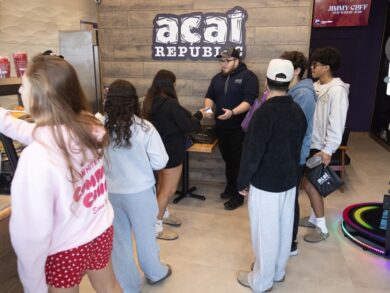 Brasileiros lideram expansão do açaí na Flórida
