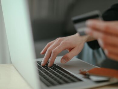Empréstimo online exige atenção para evitar golpes