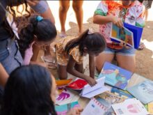 Férias transformam leitura em brincadeira e conexão