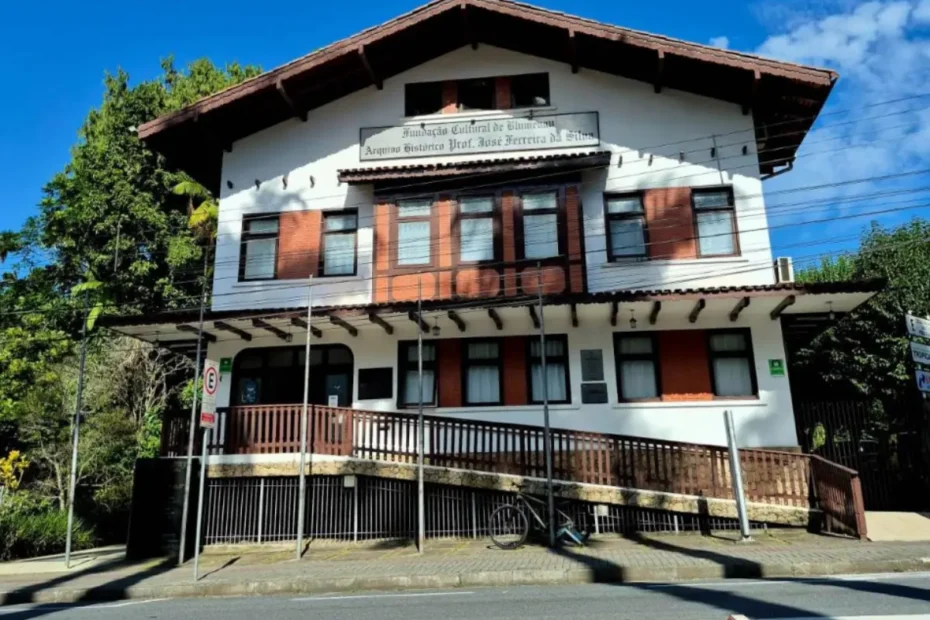Biblioteca Fritz Müller é selecionada pelo Ministério da Cultura para ampliar biblioteca itinerante em Blumenau
