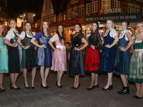 Finalistas que disputam a realeza da Oktoberfest Blumenau 2027 são definidas após seletiva