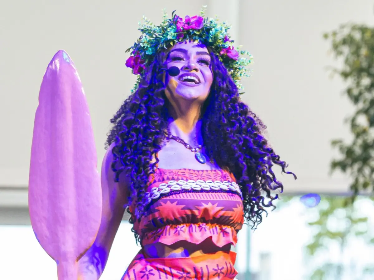 Personagem inspirada em Moana desembarca no Continente Shopping para espetáculo gratuito