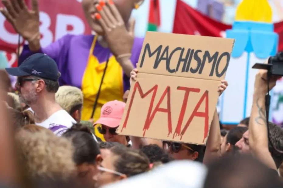 Decreto estabelece regras para combater violência digital contra mulheres