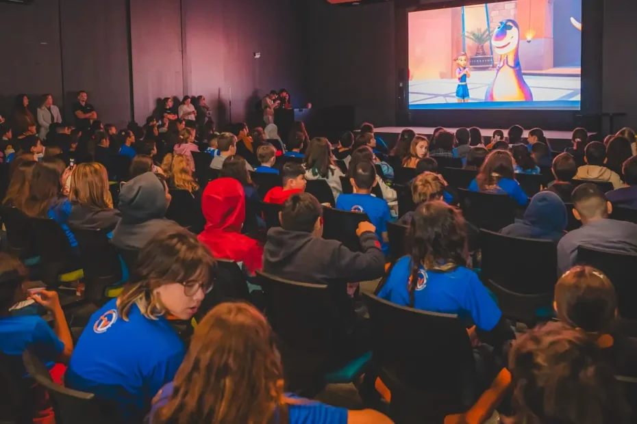 Cinema gratuito em Florianópolis apresenta a história de SC para crianças