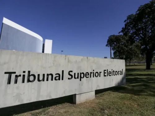 TSE cria conselho para monitorar desinformação e IA nas eleições