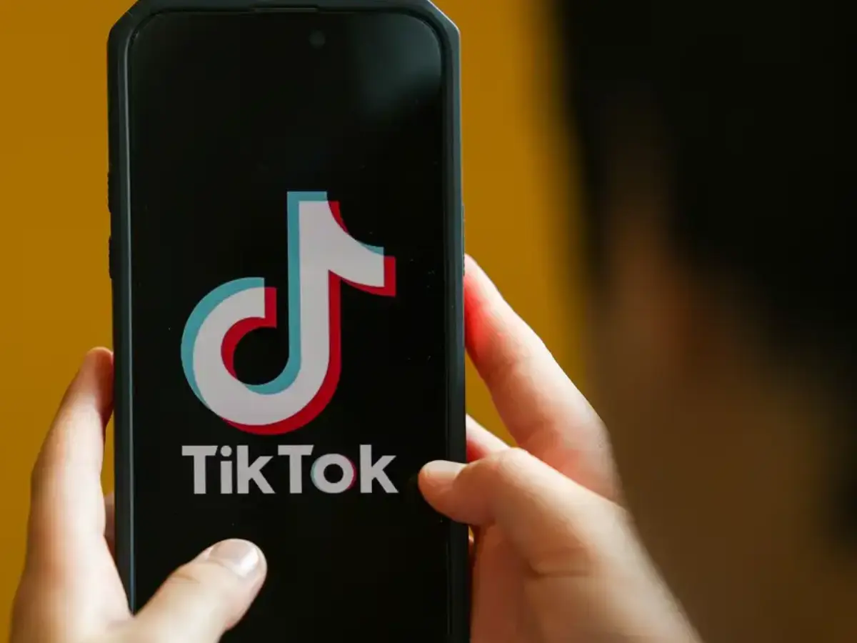 Brasil multa TikTok em R$ 153,7 milhões por falhas na proteção de dados de adolescentes