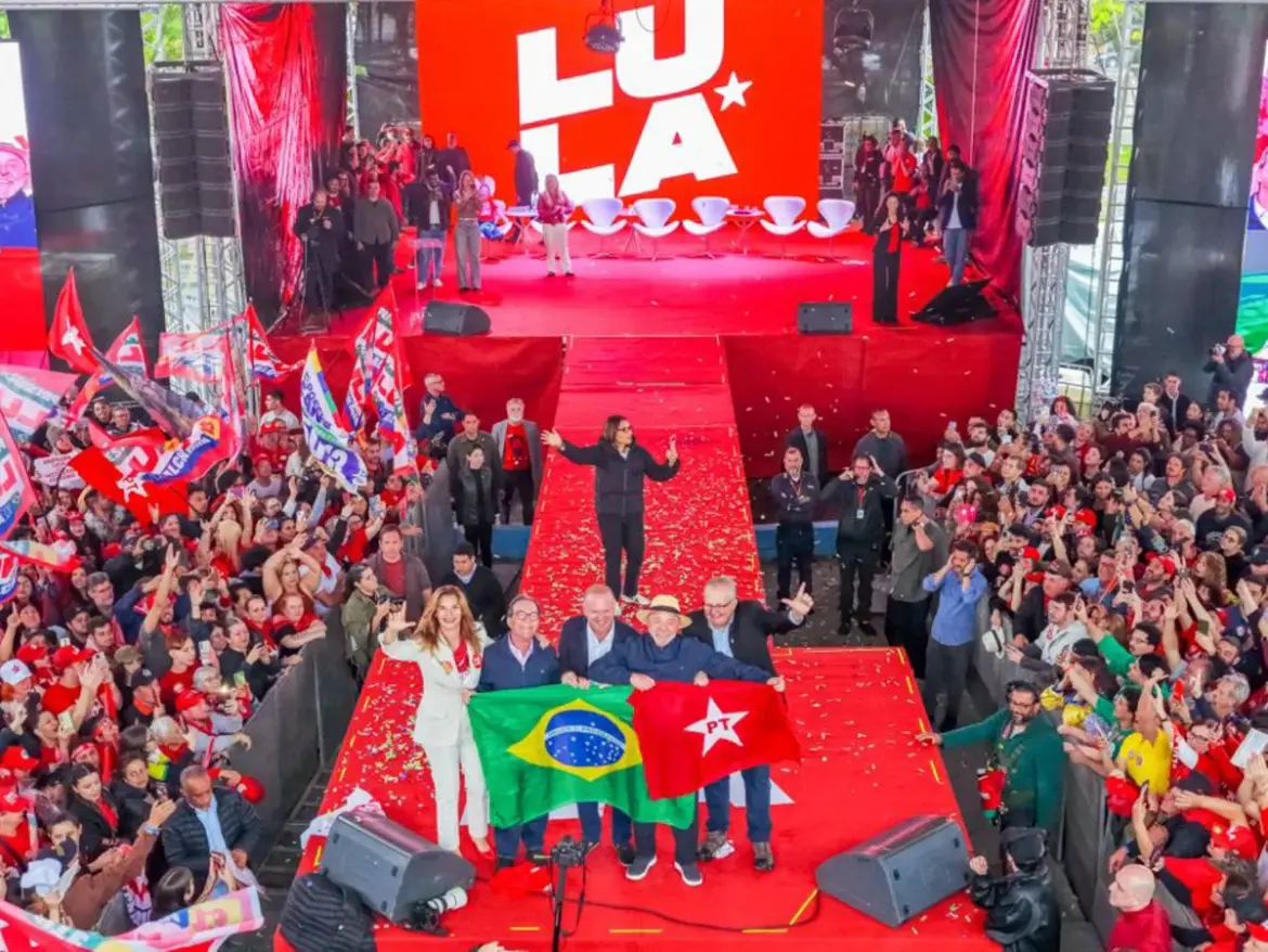 Lula em SC O Brasil Pronto Pra Mais Praça Tancredo Neves Florianópolis 2026 02 4X3 Lula Merisio Angela Afranio Décio